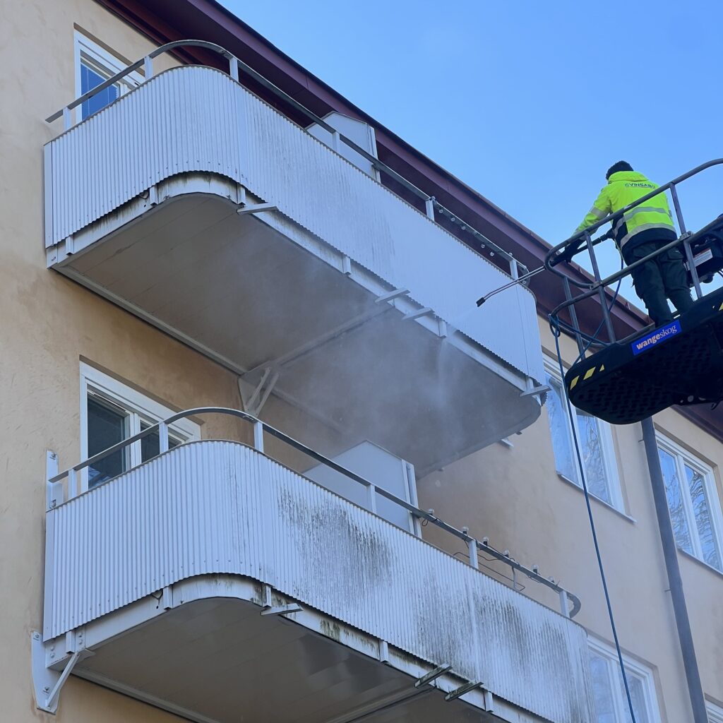 balkonger rengörs i Stockholm