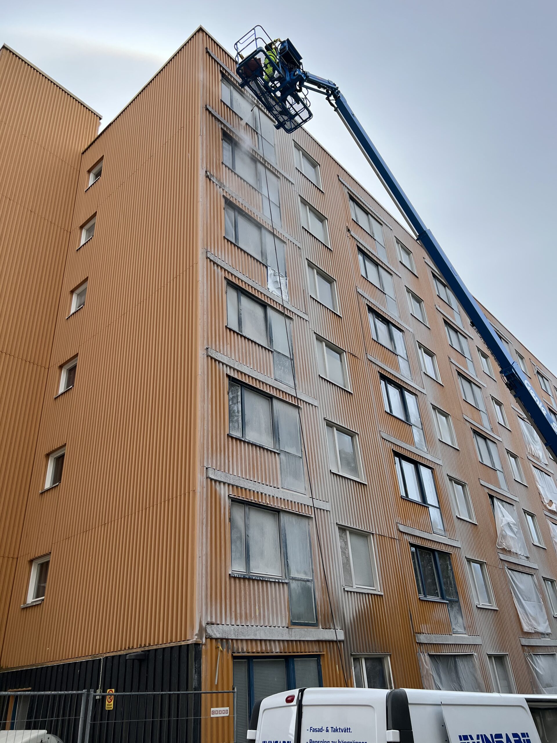 Varför fasadtvätt i Sundbyberg inte kan vänta